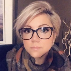 Meet your Posher, Bernadett